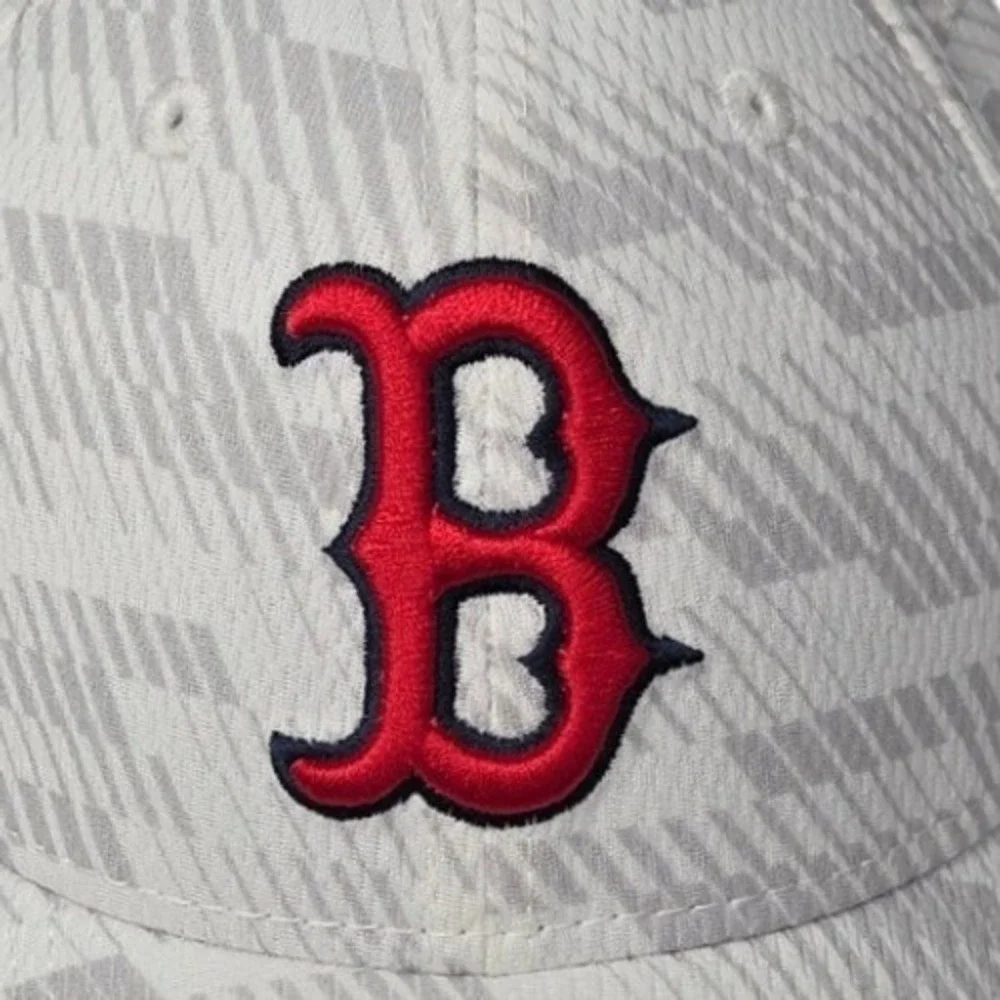 Boston Red Sox New Era 39THIRTY‎ CHILD YOUTH Stretch Fit Hat White Gray MLB NEW